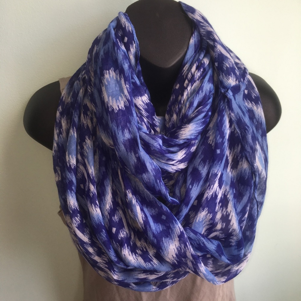 Scarves Bundle!! - image 1